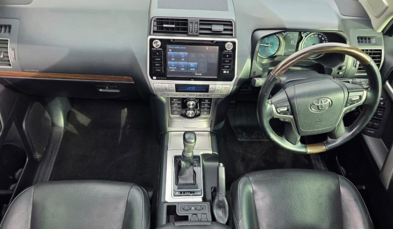 
								Toyota Land Cruiser Prado Kakadu full									