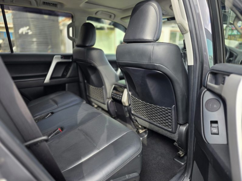 
								Toyota Land Cruiser Prado Kakadu full									
