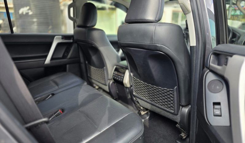 
								Toyota Land Cruiser Prado Kakadu full									