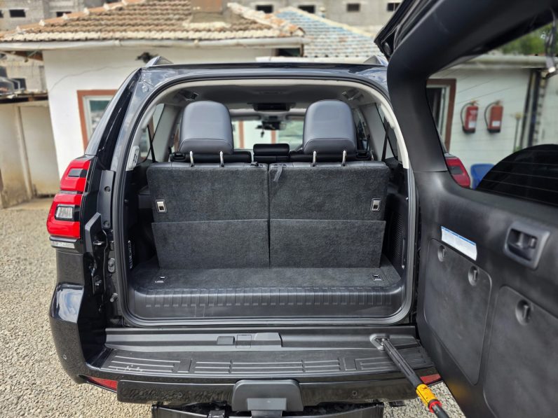 
								Toyota Landcruiser prado kakadu full									