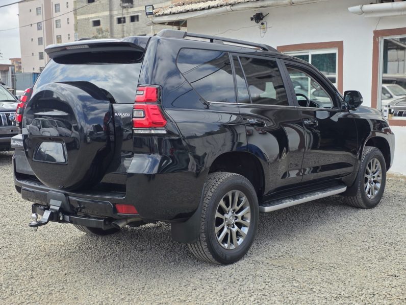 
								Toyota Landcruiser prado kakadu full									