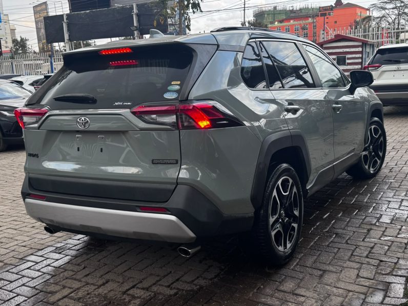 
								Toyota Rav4 full									