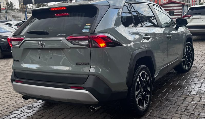 
								Toyota Rav4 full									