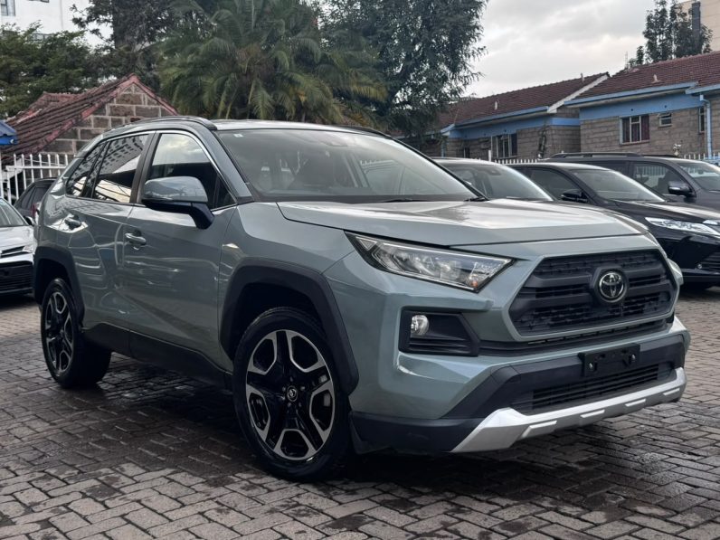 
								Toyota Rav4 full									
