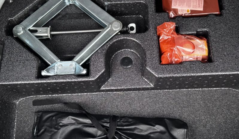 
								Toyota Rav4 full									
