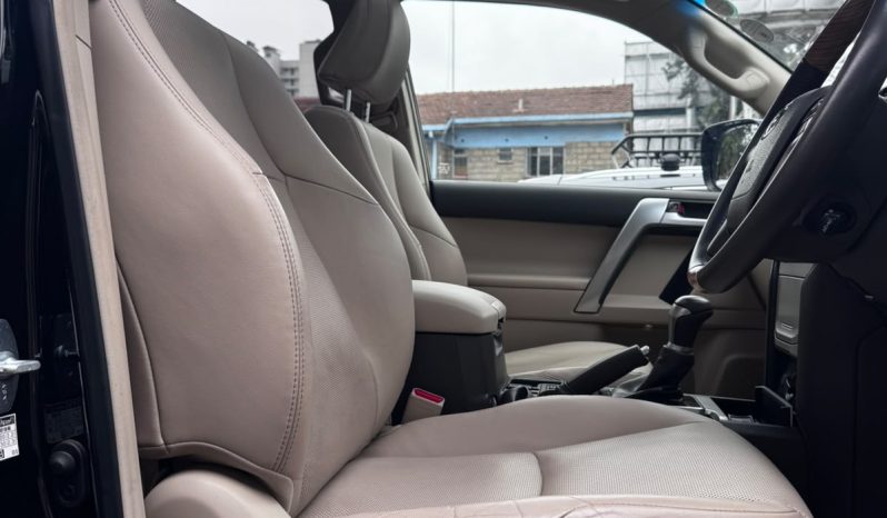 
								Toyota Land Cruiser Prado TXL full									