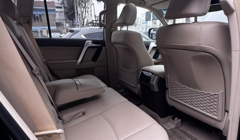 
								Toyota Land Cruiser Prado TXL full									