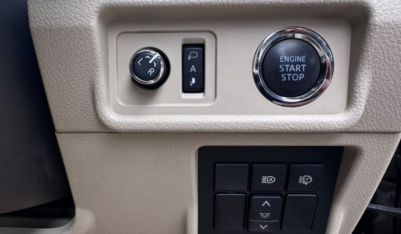 
								Toyota Land Cruiser Prado TXL full									