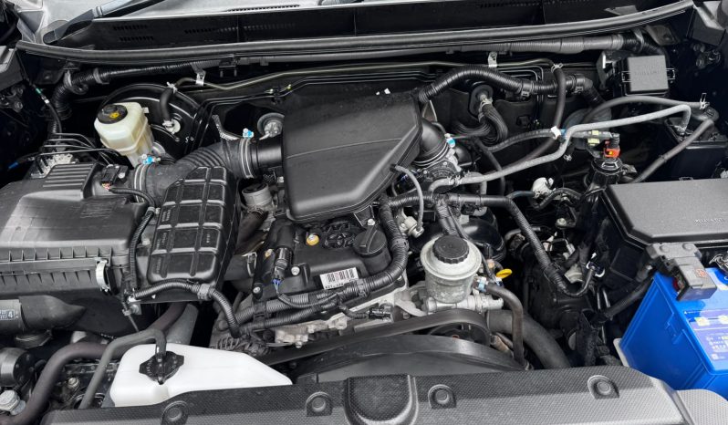 
								Toyota Land Cruiser Prado TXL full									