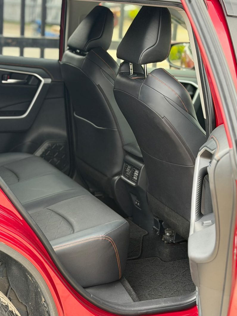 
								Toyota Rav4 full									