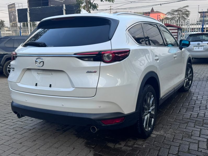 
								Mazda CX-8 full									