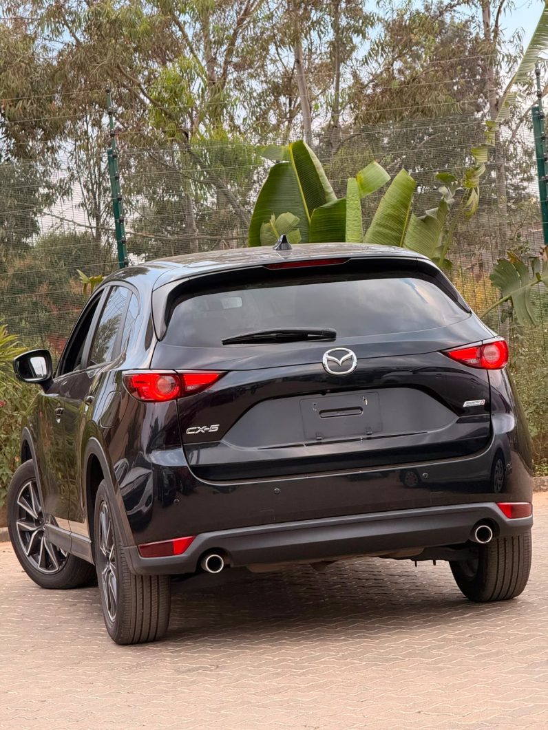 
								Mazda CX-5 full									