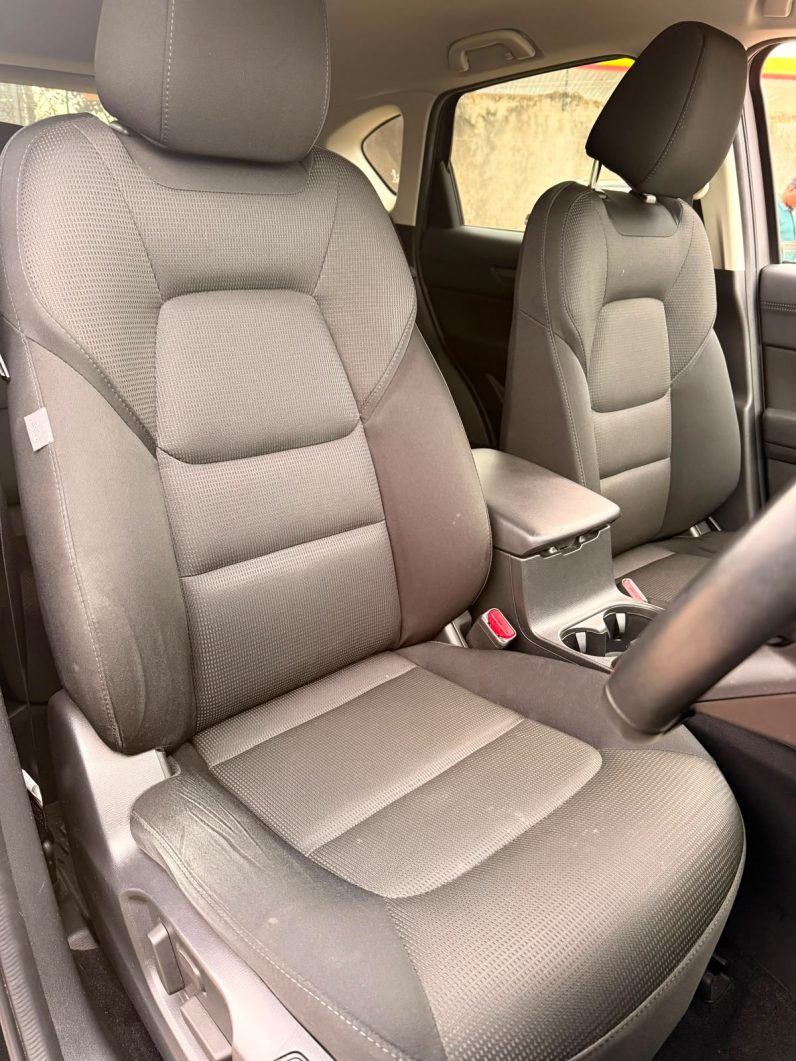 
								Mazda CX-5 full									