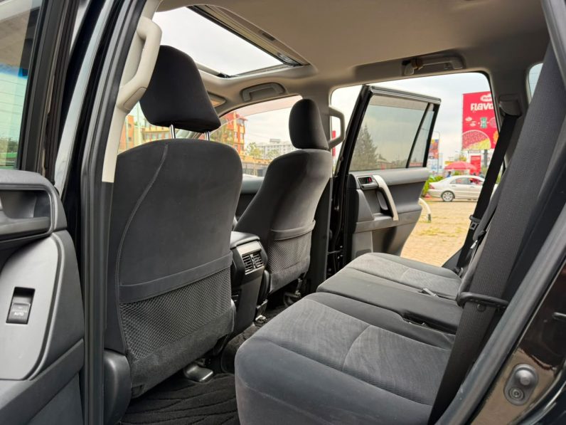 
								Toyota Landcruiser Prado TX full									