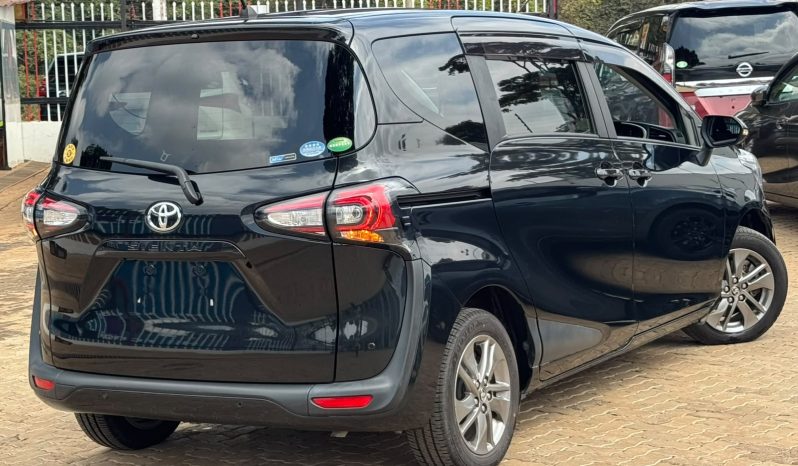 
								Toyota Sienta full									
