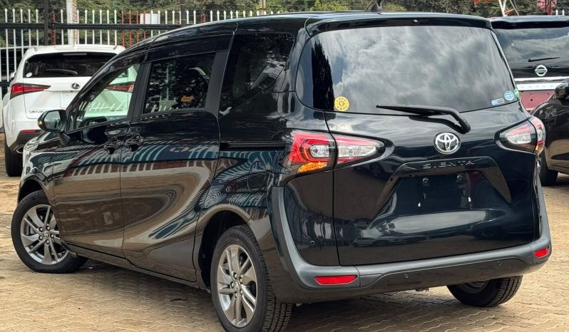 
								Toyota Sienta full									