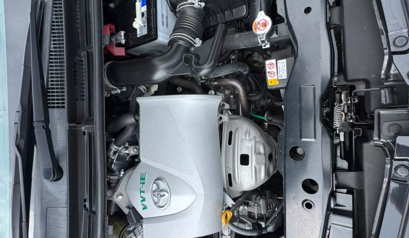 
								Toyota Sienta full									