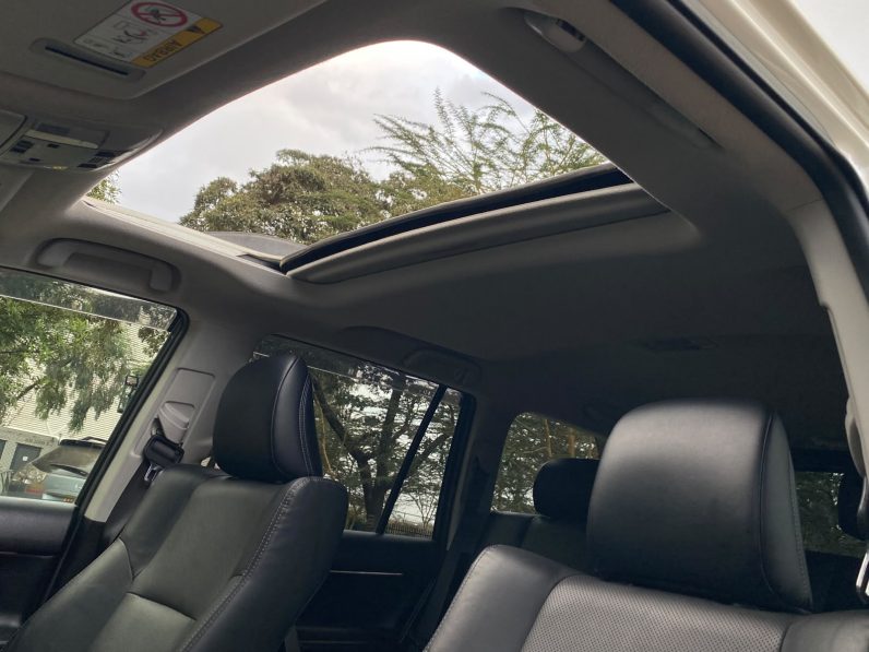 
								Toyota Landcruiser Prado TXL full									