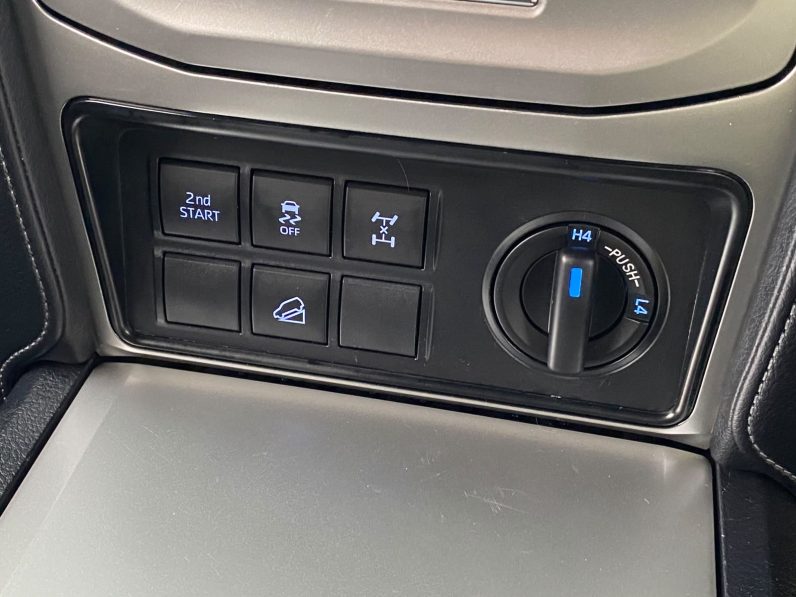 
								Toyota Landcruiser Prado TXL full									