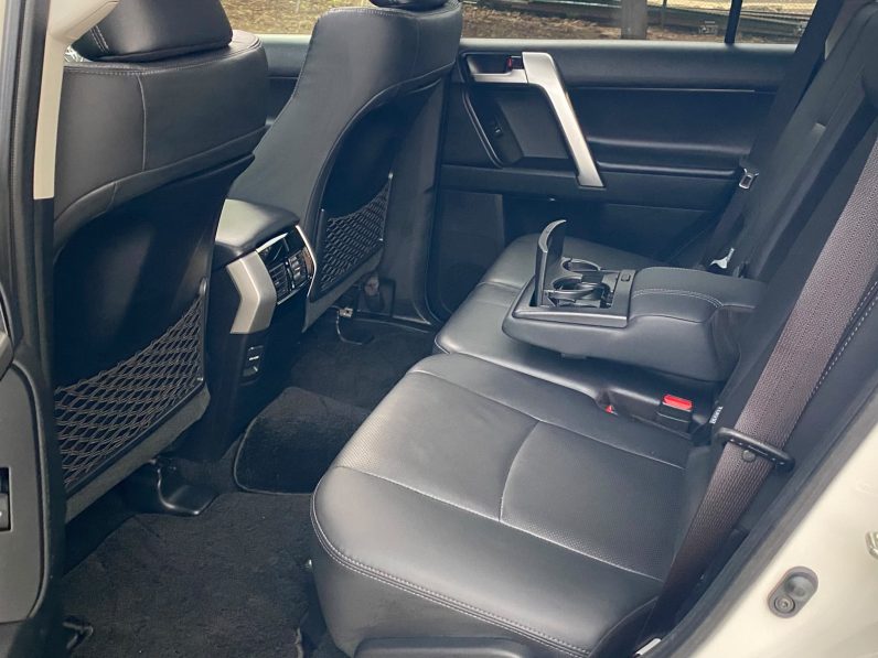 
								Toyota Landcruiser Prado TXL full									