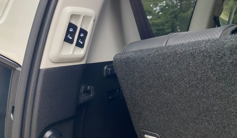 
								Toyota Landcruiser Prado TXL full									