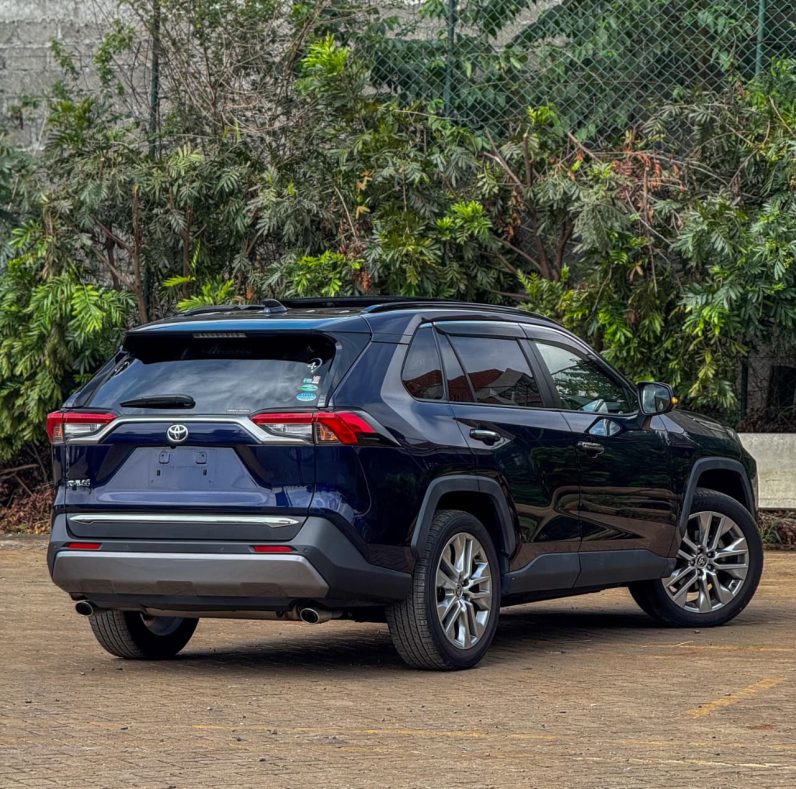 
								Toyota Rav4 full									