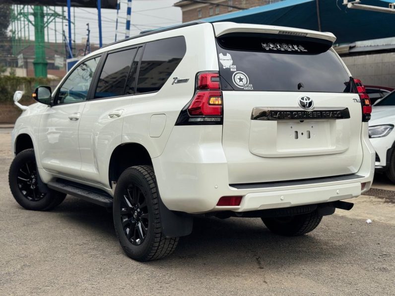 
								Toyota Land Cruiser Prado TXL full									