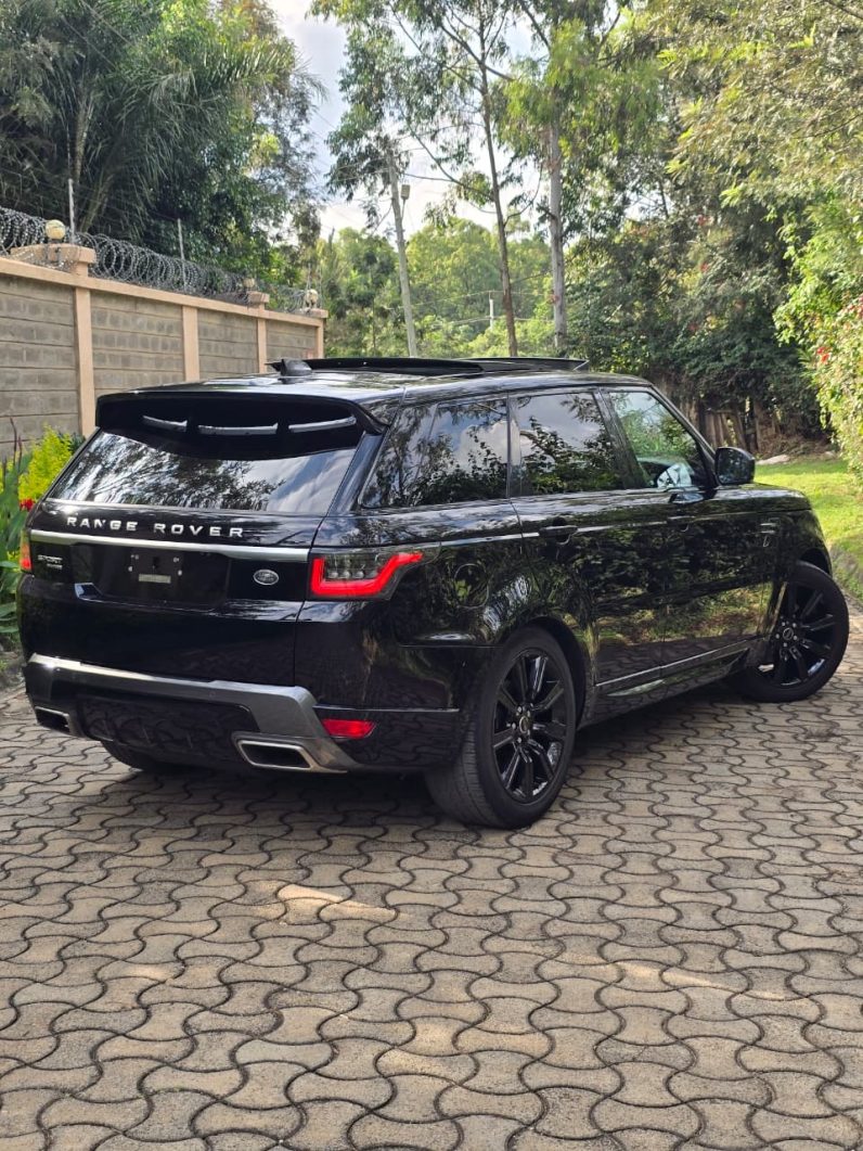 
								Range Rover Sport HSE full									