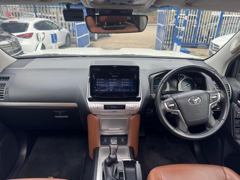 
								Toyota Land Cruiser Prado TXL full									