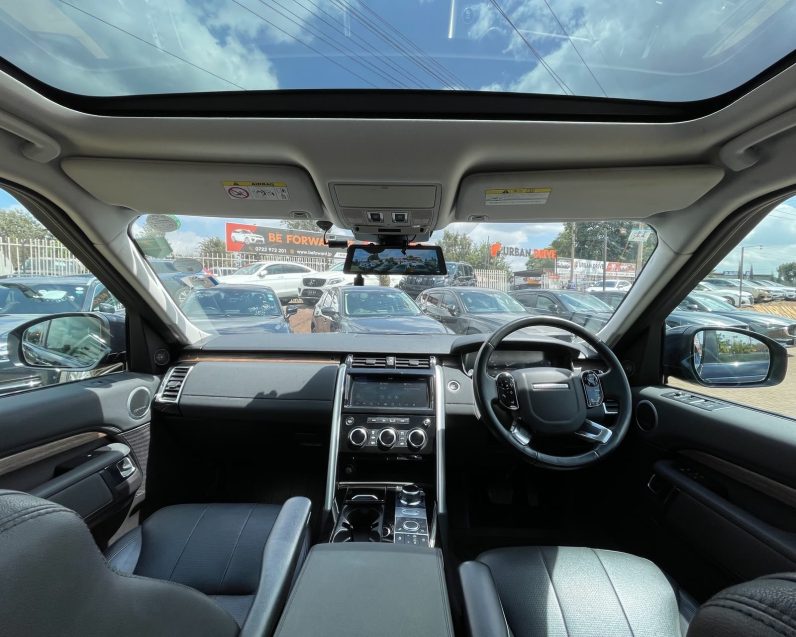 
								Landrover Discovery 5 HSE full									