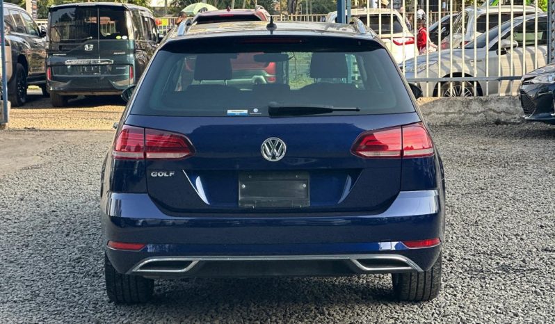 
								Volkswagen Golf full									