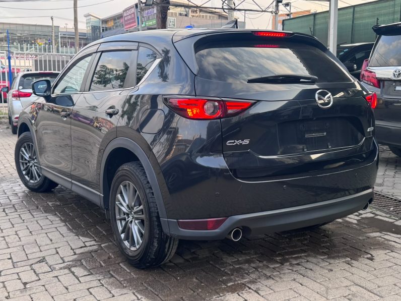 
								Mazda CX-5 full									