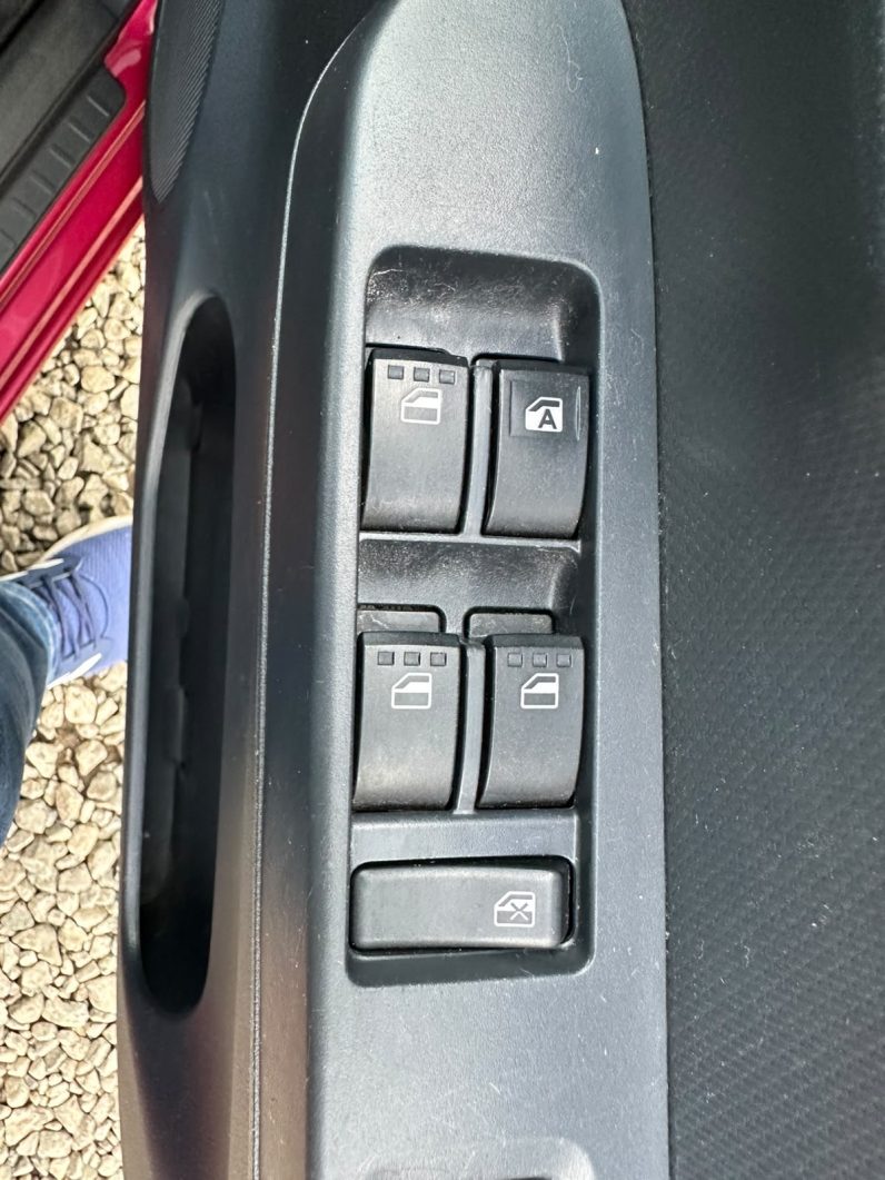 
								Daihatsu Mira E.S full									
