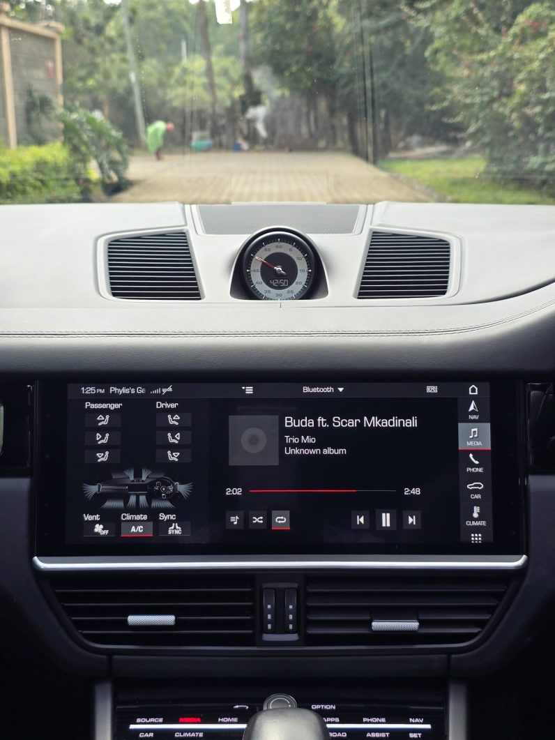
								Porsche Cayenne Turbo full									