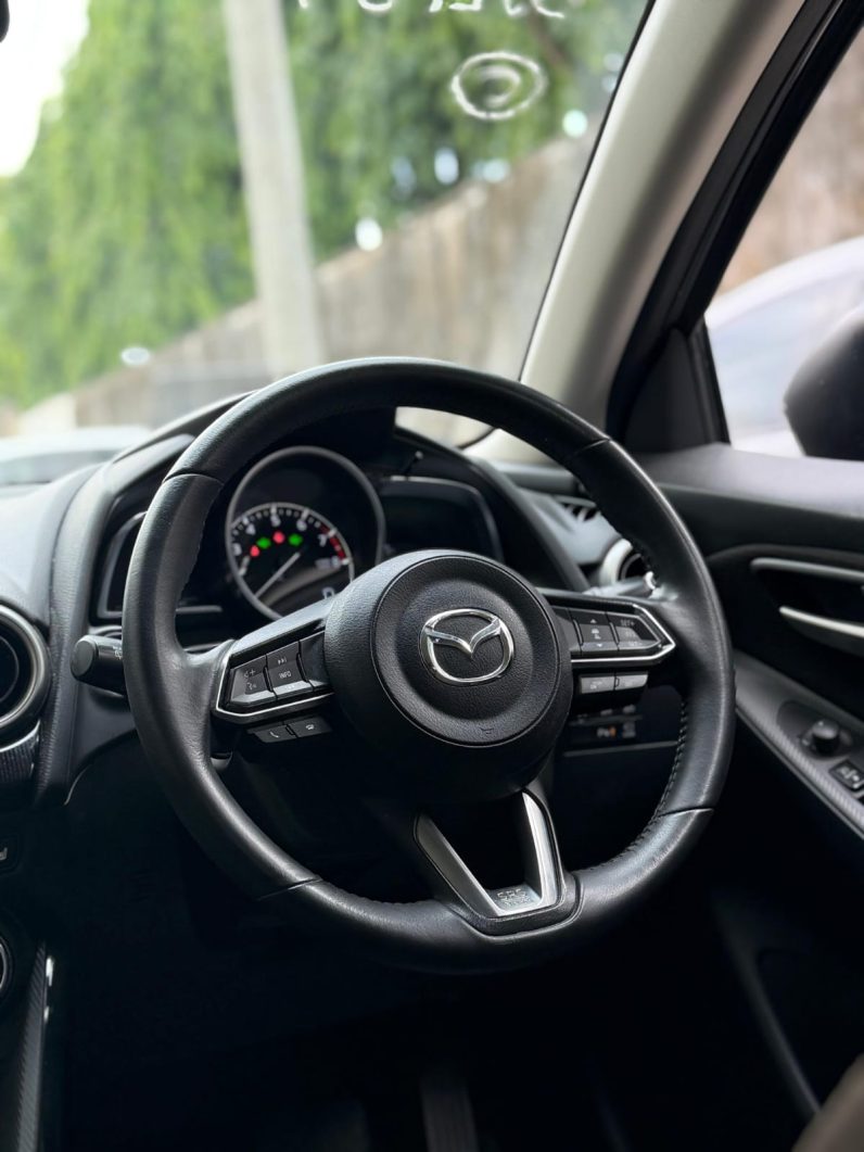 
								Mazda 2 full									