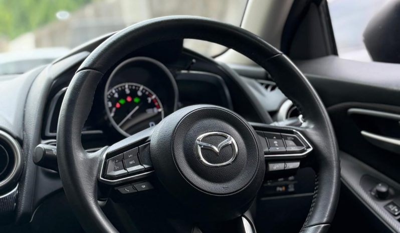 
								Mazda 2 full									