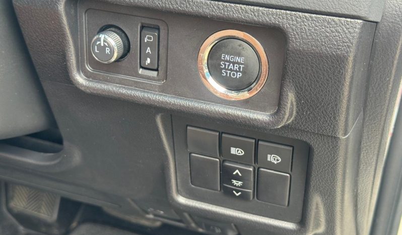 
								Toyota Land Cruiser Prado TXL full									