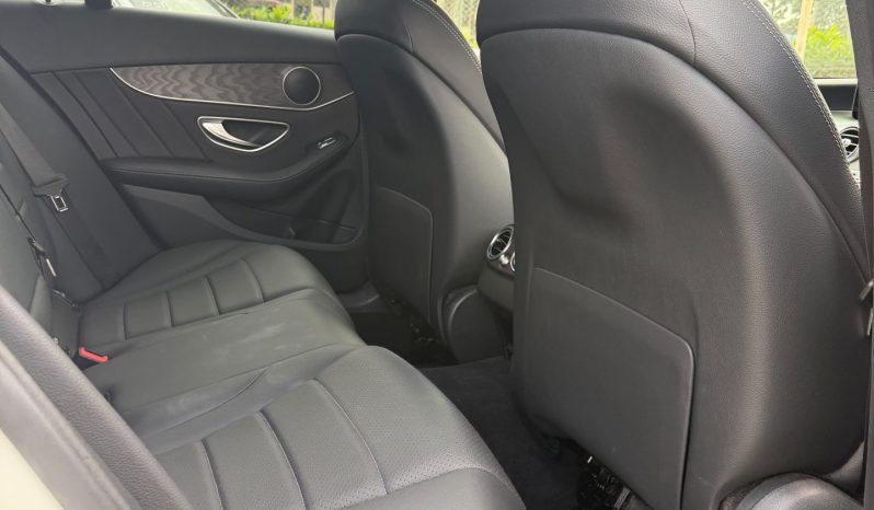 
								Mercedes Benz C200 full									