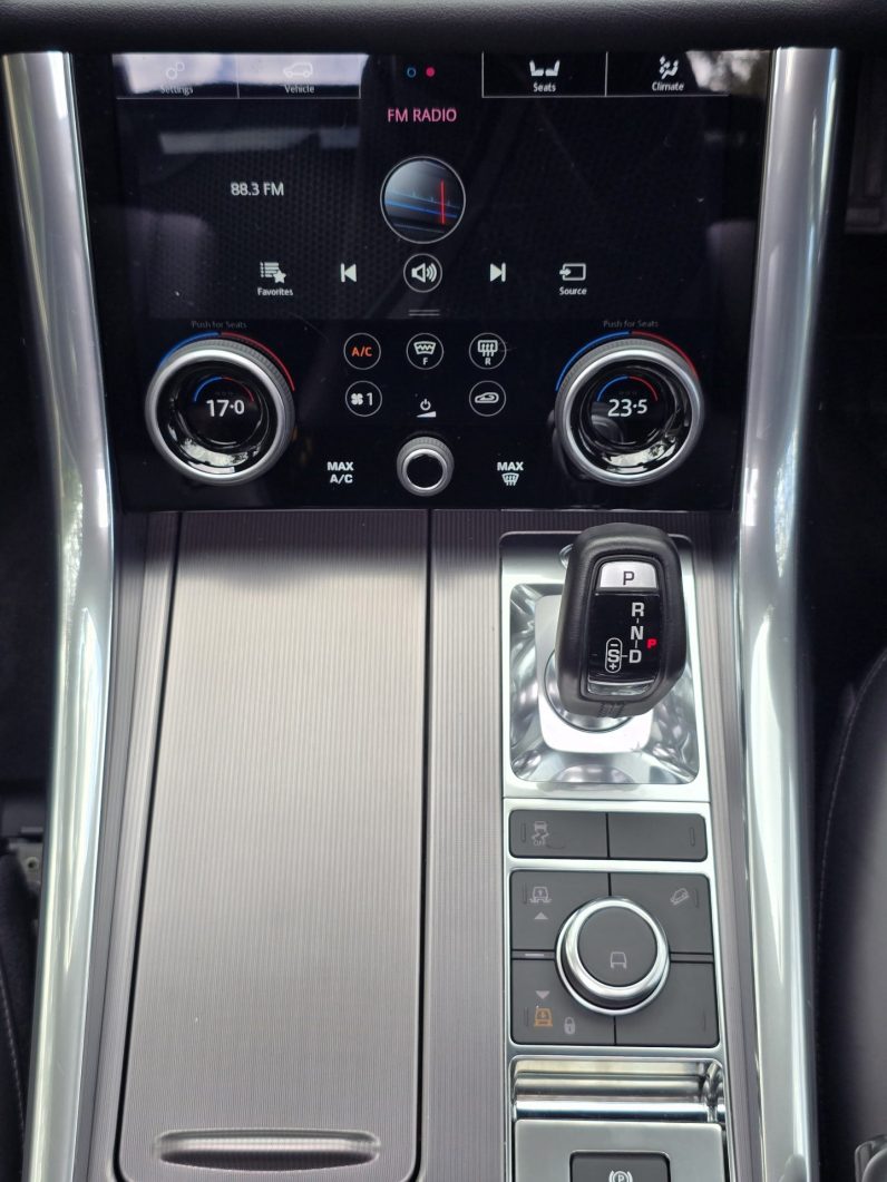 
								Range Rover Sport HSE full									