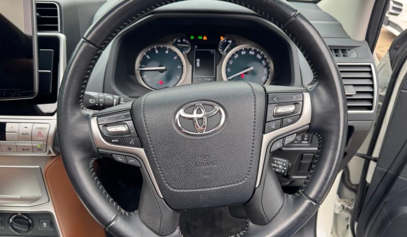
								Toyota Land Cruiser Prado TXL full									