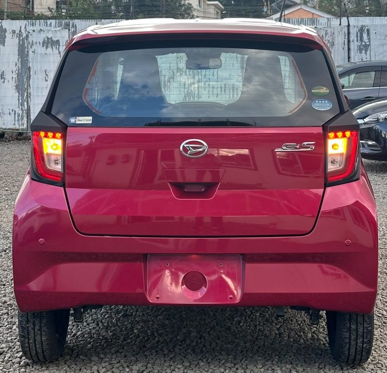 
								Daihatsu Mira E.S full									