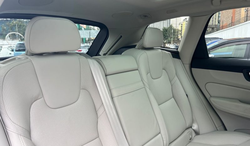 
								Volvo XC60 T8 full									