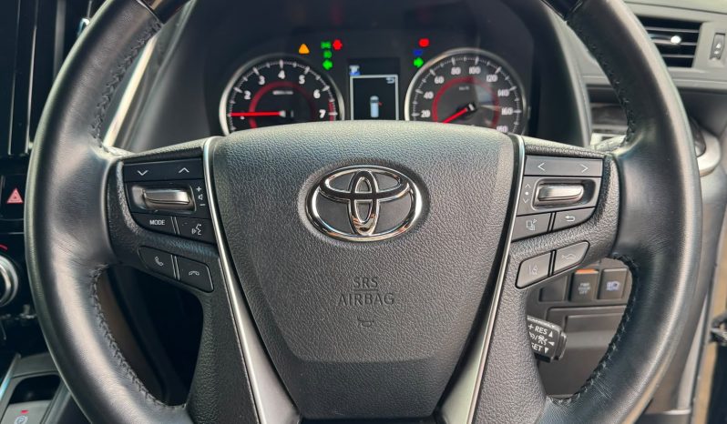 
								Toyota Alphard full									