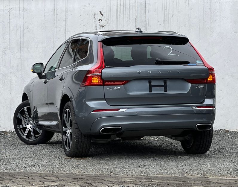 
								Volvo XC60 T8 full									