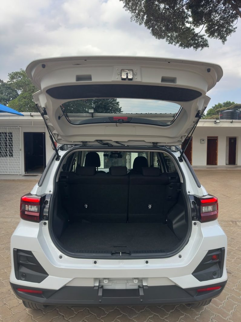 
								Toyota Raize full									