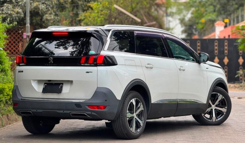 
								Peugeot 5008 GT full									