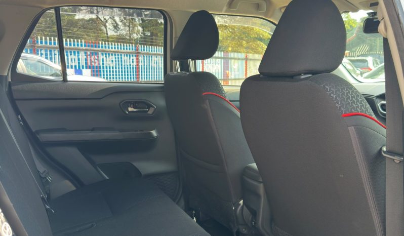 
								Toyota Raize full									