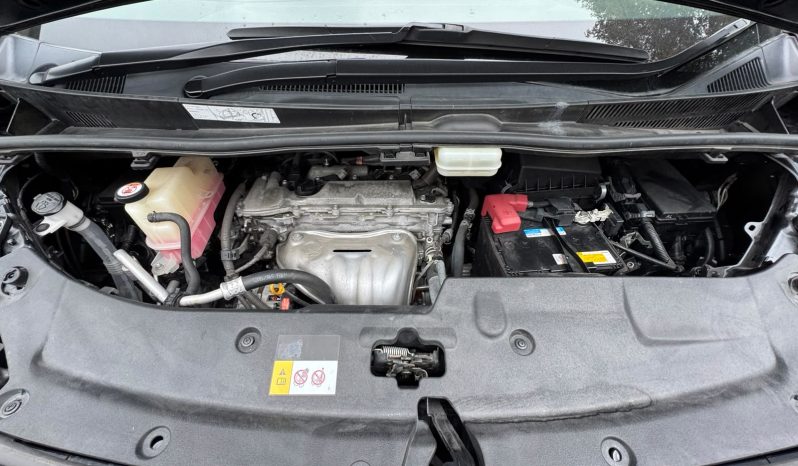 
								Toyota Alphard full									