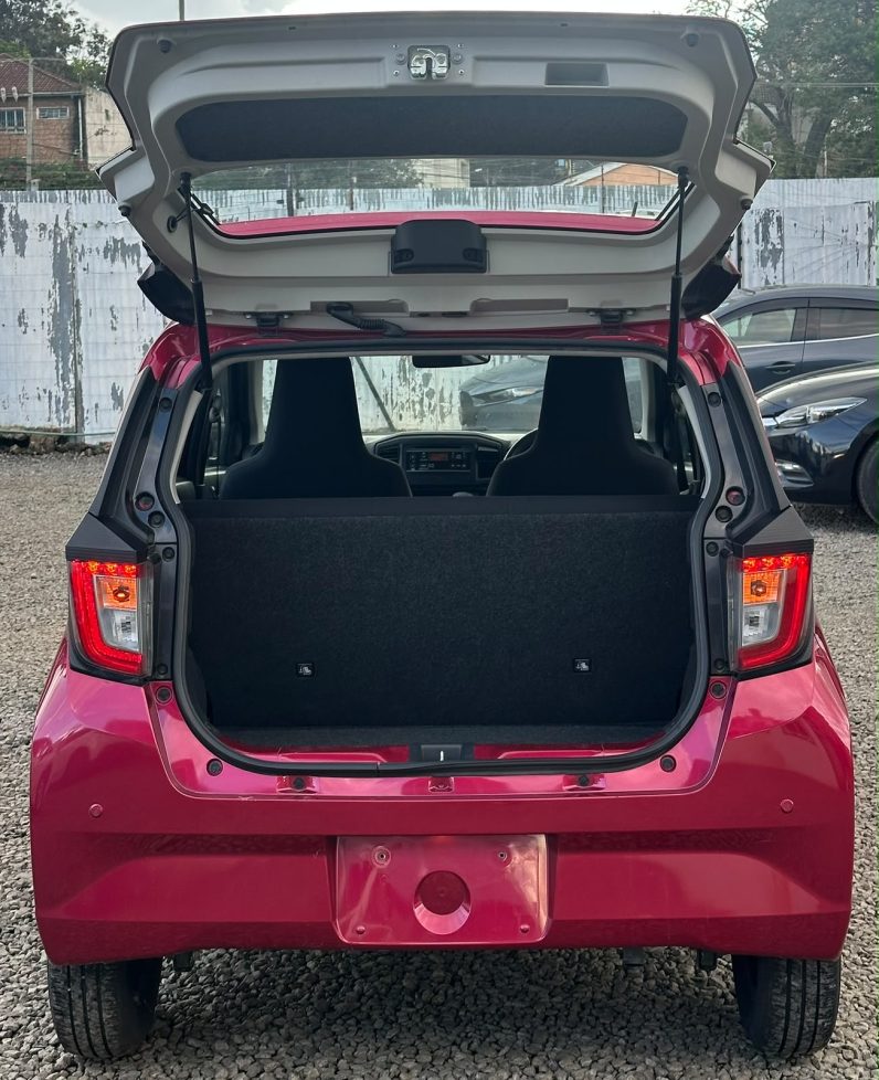 
								Daihatsu Mira E.S full									