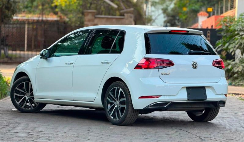 
								Volkswagen Golf full									